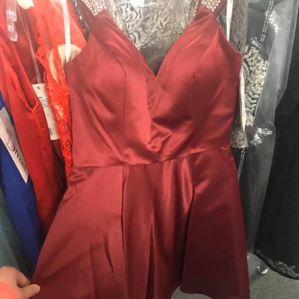 Red short prom dress with pockets